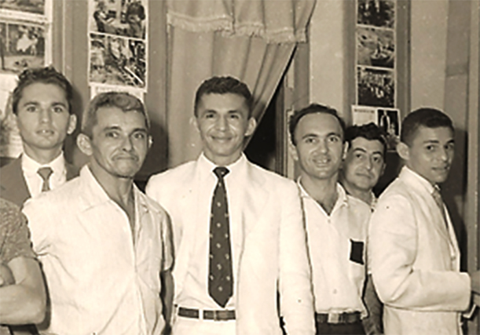 Severino E Ianaugurando Um De Seus Cinemas Com A Presenca De Empresarios Em 1962