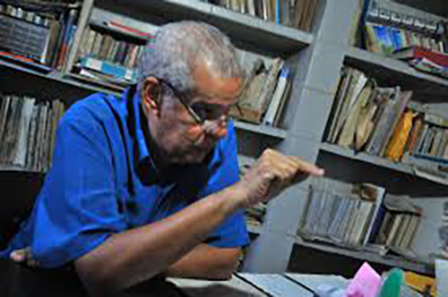 Historiador José Octávio narrando “Saga e Cinema no Quarto Centenário da Paraíba”.