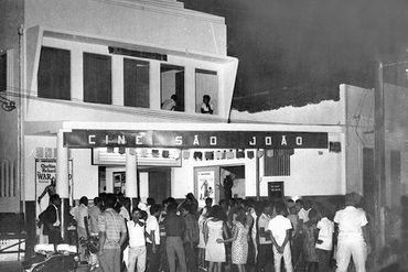 Cine São João no dia de sua inauguração, em Santa Rita.